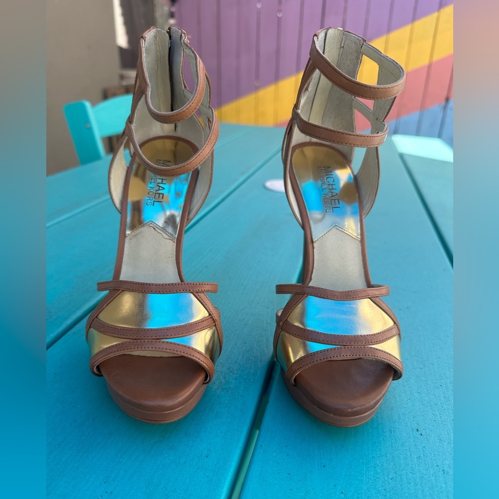 Michael Kors gold Iridescent and Tan Heels size 7